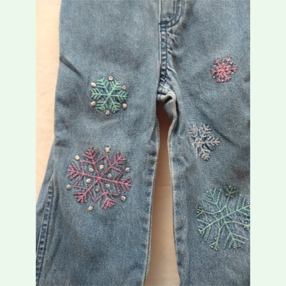 KRU Snowflake Embellished Jeans 24 m